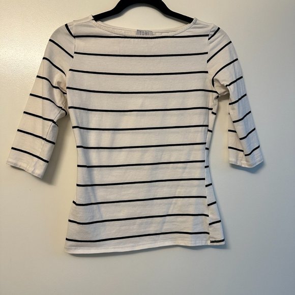 Tobi White Black Striped 3/4 Sleeve - Picture 3 of 3